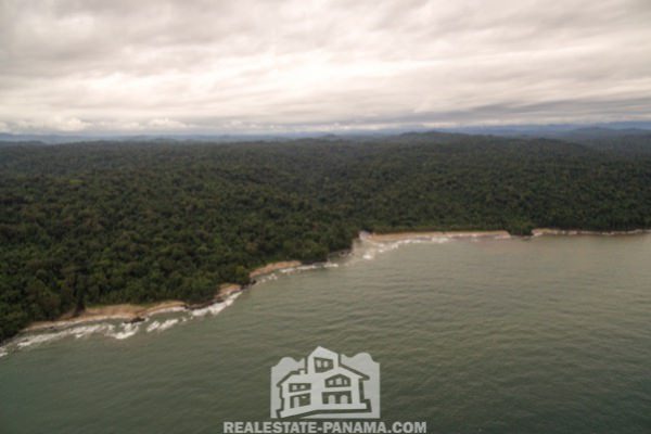 Lote con tres ensenadas frente al mar