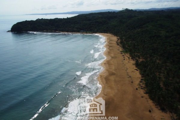 Lote titulado frente a la playa cerca de Futuro Decameron Resort